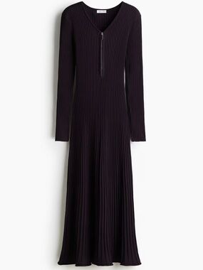NWOT H&M Ribbed Long-Sleeve V-Neck Dress with Front Zip